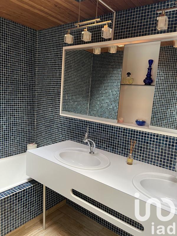 Maison - 252 m² - 8 pièces