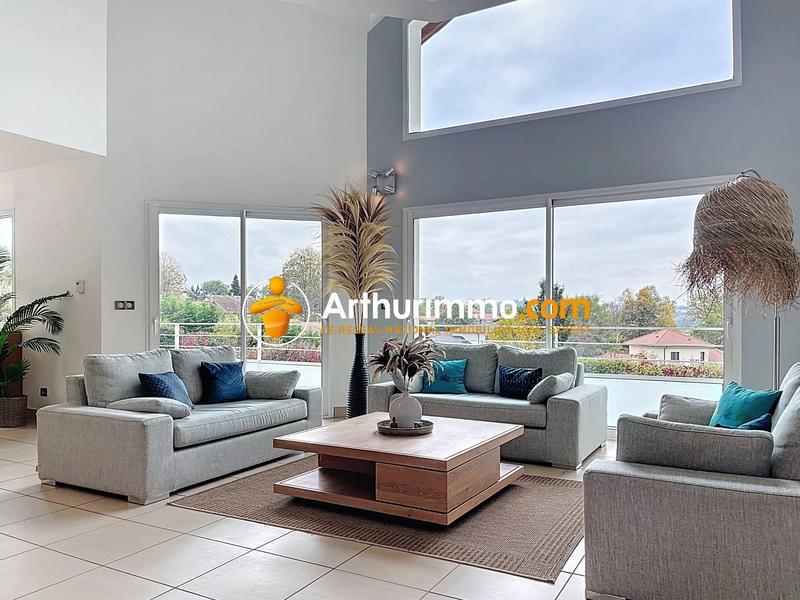 Maison - 278 m² - 8 pièces