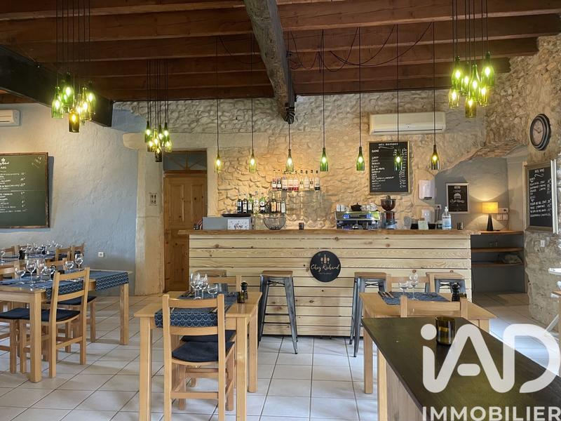 Maison - 1 200 m² - 37 pièces