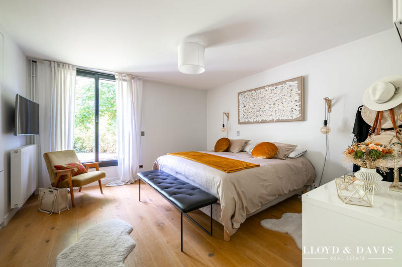 Maison - 326 m² - 8 pièces