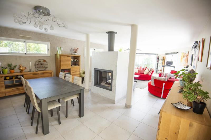 Maison - 243 m² - 10 pièces