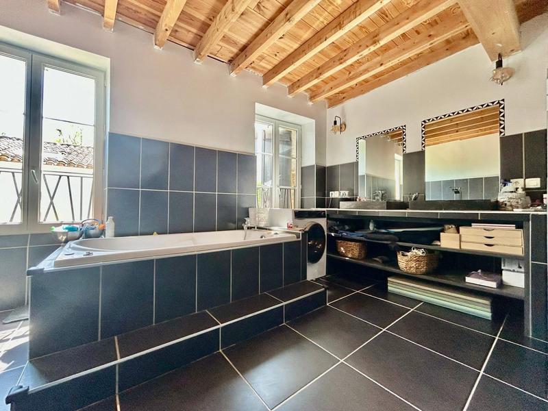 Bastide - 230 m² - 6 pièces