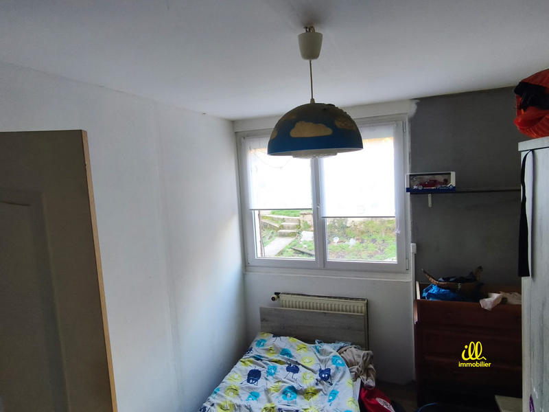 Maison - 96 m² - 5 pièces