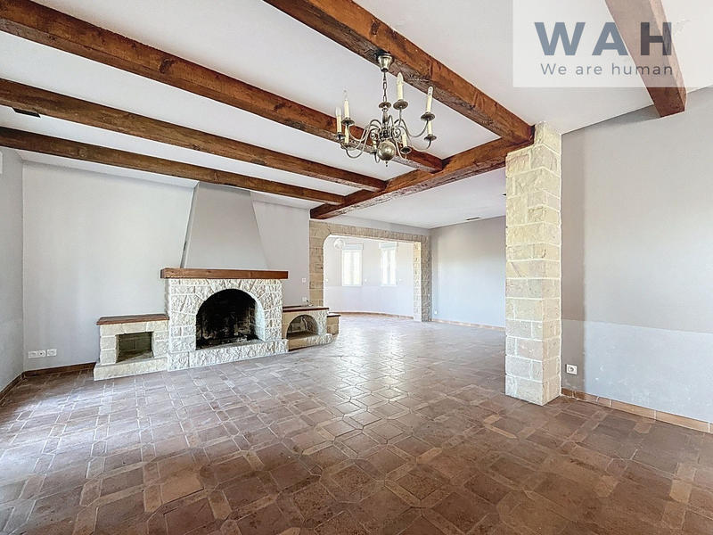 Maison - 390 m² - 13 pièces