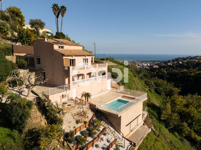 Villa - 172 m² - 6 pièces