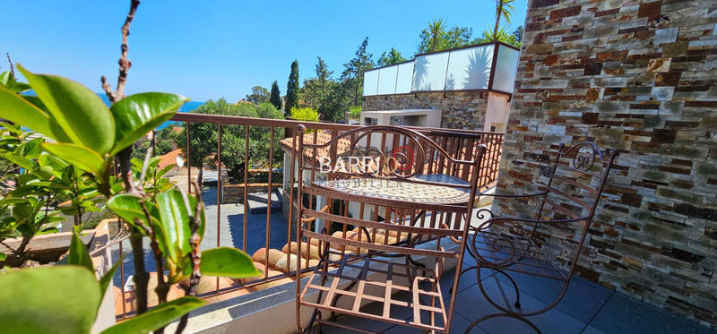 Villa - 254 m² - 10 pièces