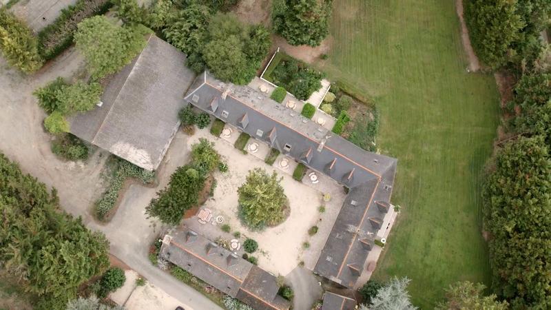 Maison - 640 m² - 25 pièces