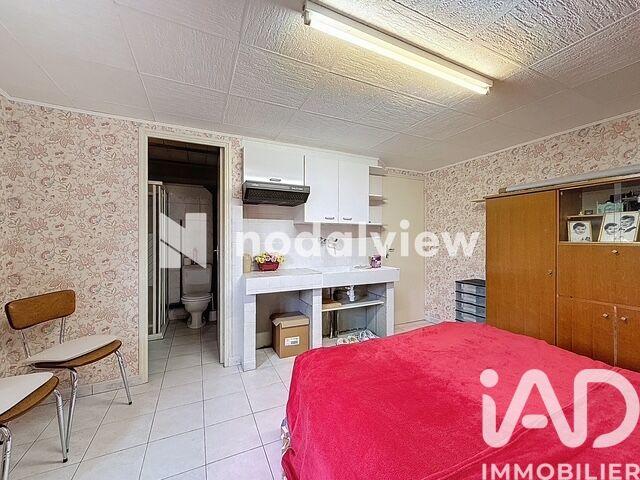 Maison - 181 m² - 9 pièces