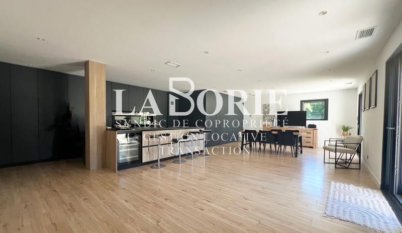 Mas - 270 m² - 6 pièces