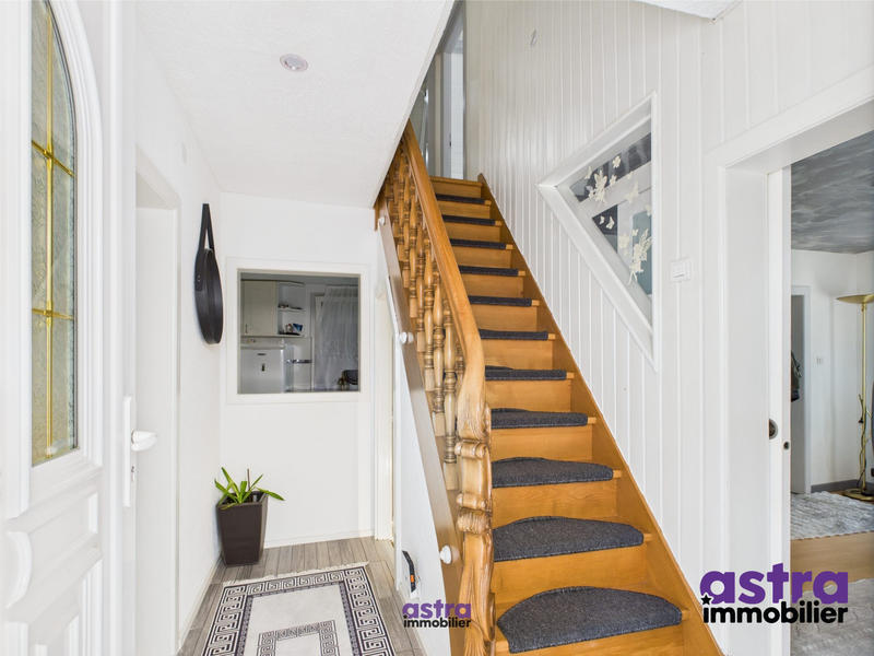 Maison - 100 m² - 7 pièces