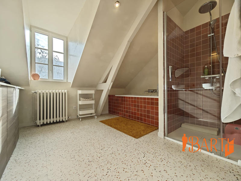 Maison - 200 m² - 6 pièces