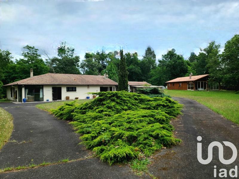 Maison - 232 m² - 8 pièces