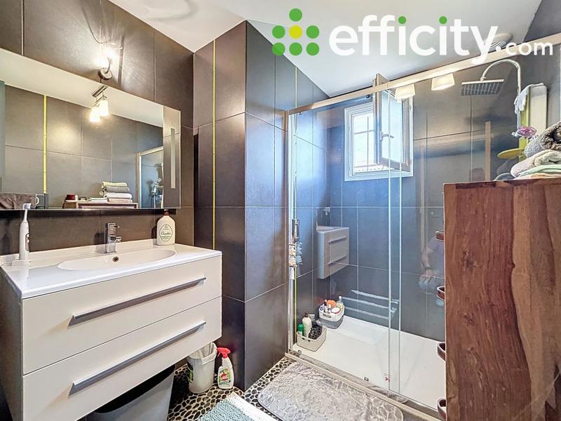 Maison - 104 m² - 4 pièces