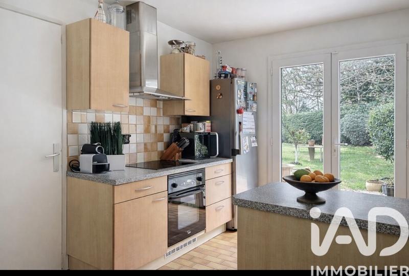 Maison - 241 m² - 9 pièces