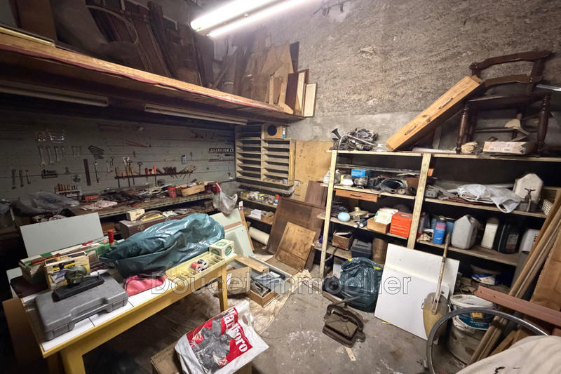 Parking / Garage - 75 m²