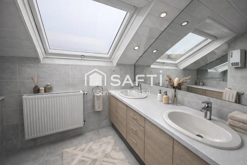 Maison - 226 m² - 7 pièces