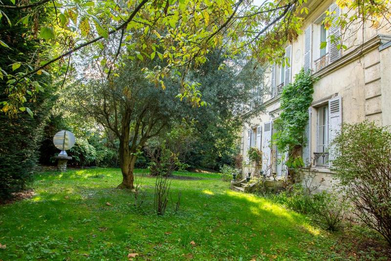 Maison - 270 m² - 5 pièces