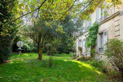 Maison - 270 m² - 5 pièces