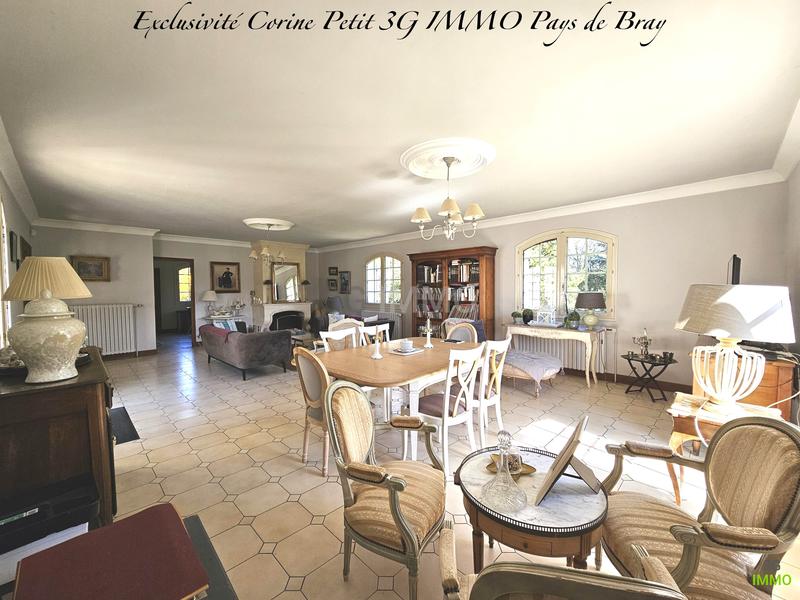 Propriété - 228 m² - 9 pièces