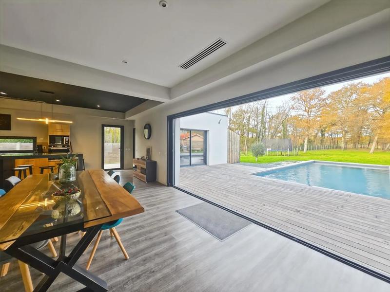 Maison - 200 m² - 6 pièces