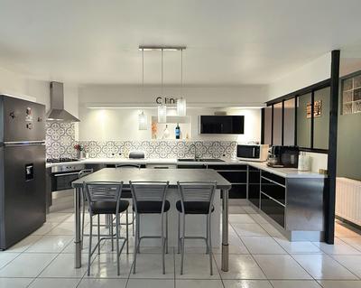 Maison - 165 m² - 6 pièces