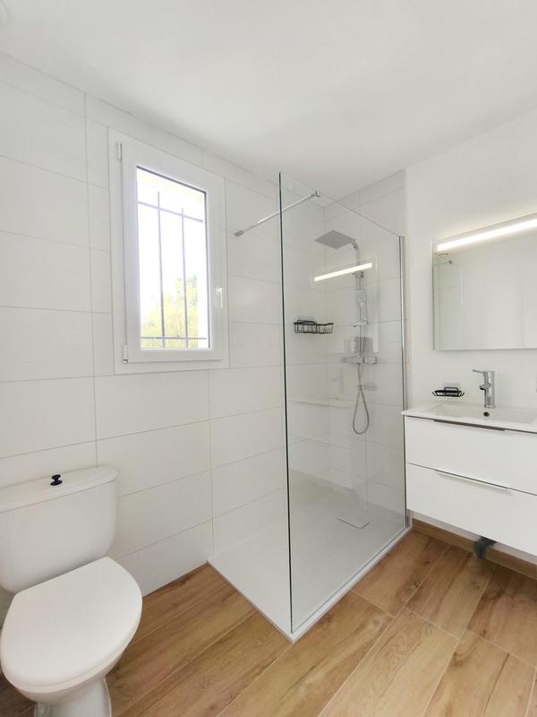 Maison traditionnelle - 170 m² - 9 pièces