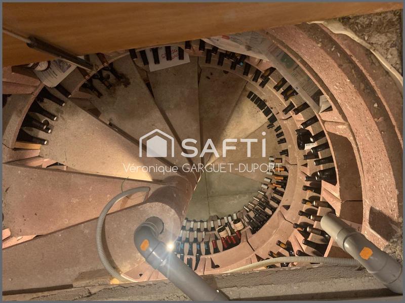 Maison - 218 m² - 8 pièces