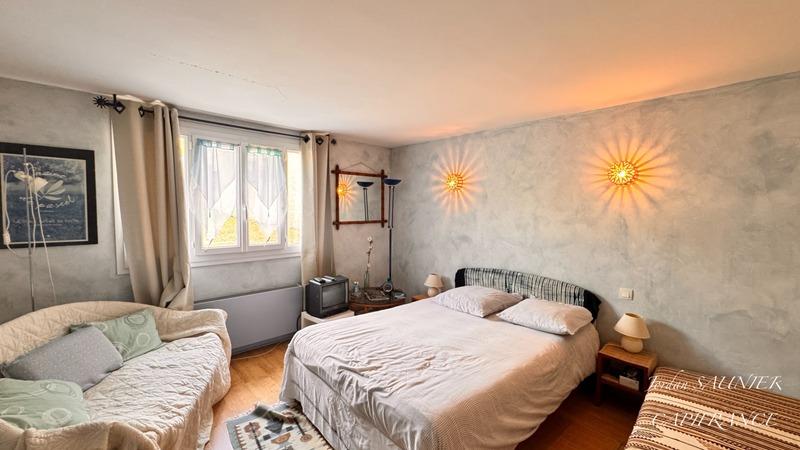 Maison - 230 m² - 10 pièces