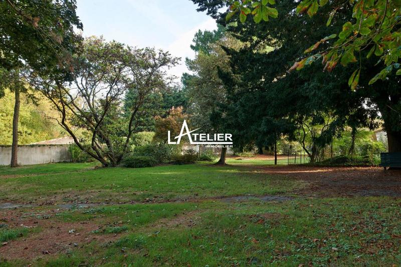 Propriété - 290 m² - 12 pièces