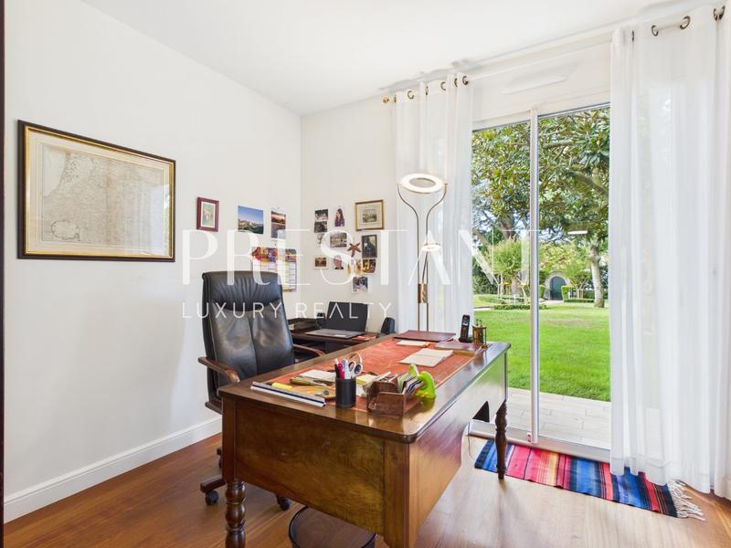 Maison - 282 m² - 10 pièces