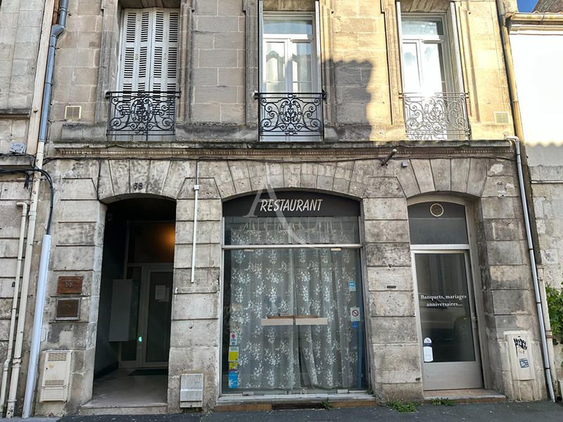 Local commercial - 100 m² - 1 pièce