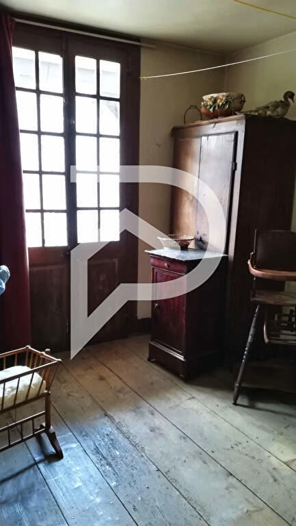 Maison - 240 m² - 11 pièces