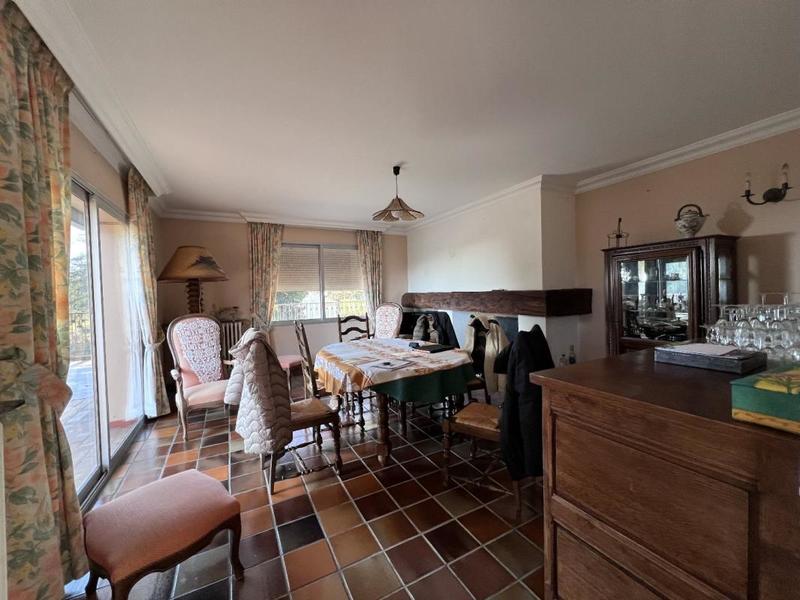 Propriété - 203 m² - 12 pièces