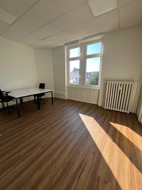 Bureau - 110 m² - 4 pièces