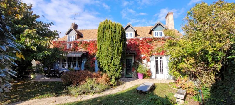 Propriété - 250 m² - 9 pièces