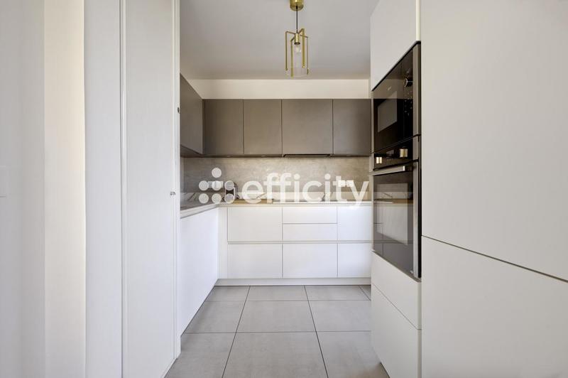 Appartement - 81 m² - 3 pièces