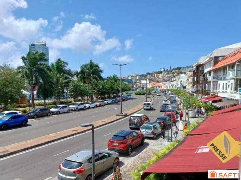 Local commercial - 380 m² - 9 pièces