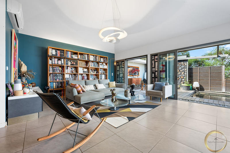 Maison - 230 m² - 8 pièces