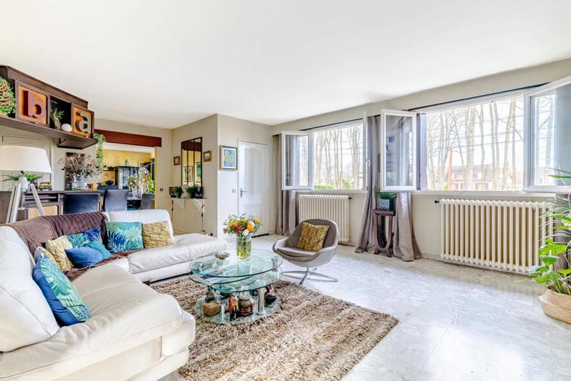 Maison - 230 m² - 9 pièces