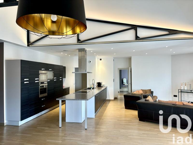 Appartement - 182 m² - 5 pièces