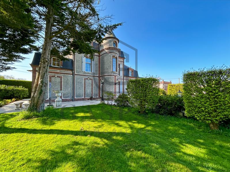 Château - 477 m² - 13 pièces