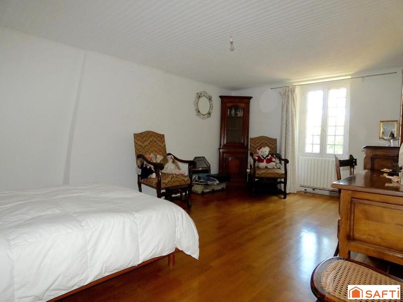 Maison - 220 m² - 9 pièces