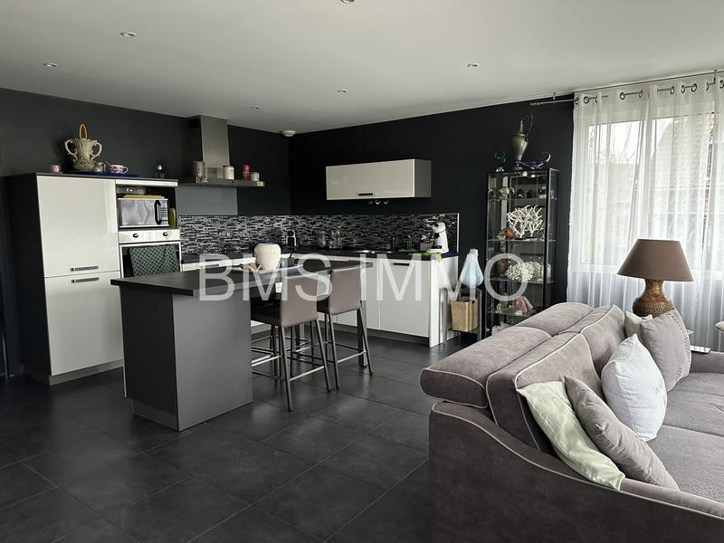 Maison - 205 m² - 6 pièces