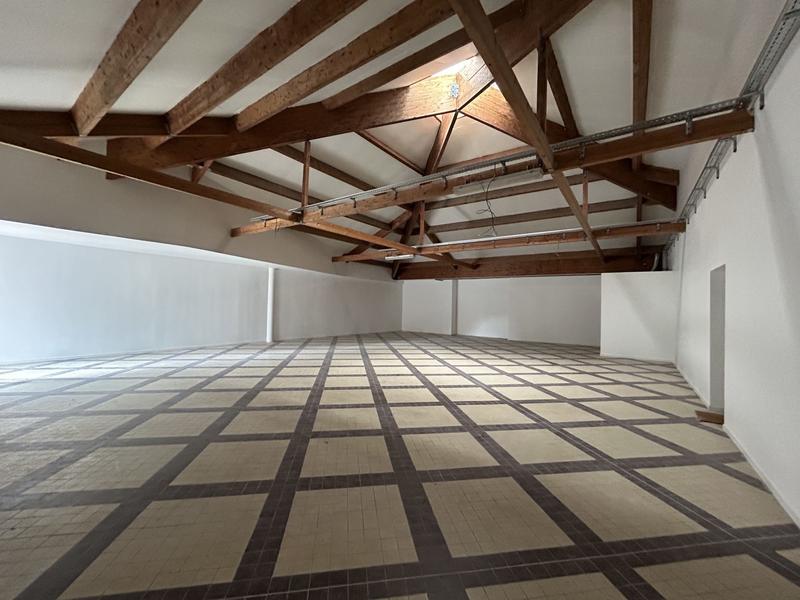 Local commercial - 198 m²