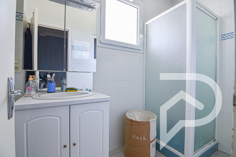 Maison - 187 m² - 11 pièces