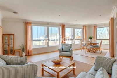 Appartement - 90 m² - 4 pièces