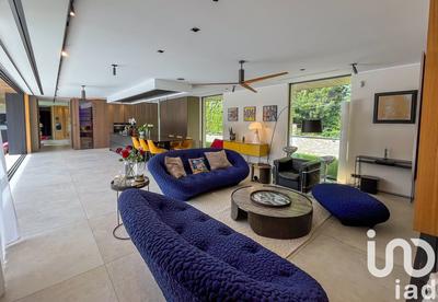 Maison - 300 m² - 5 pièces