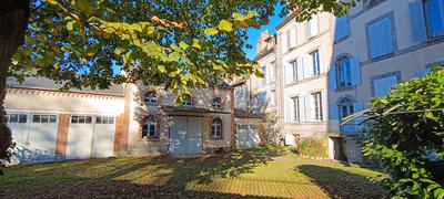 Maison - 611 m² - 25 pièces