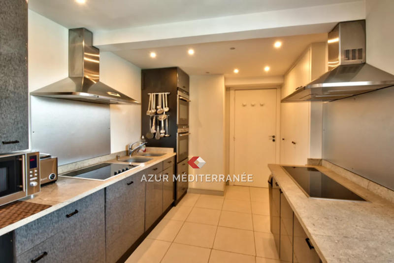 Villa - 298 m² - 6 pièces