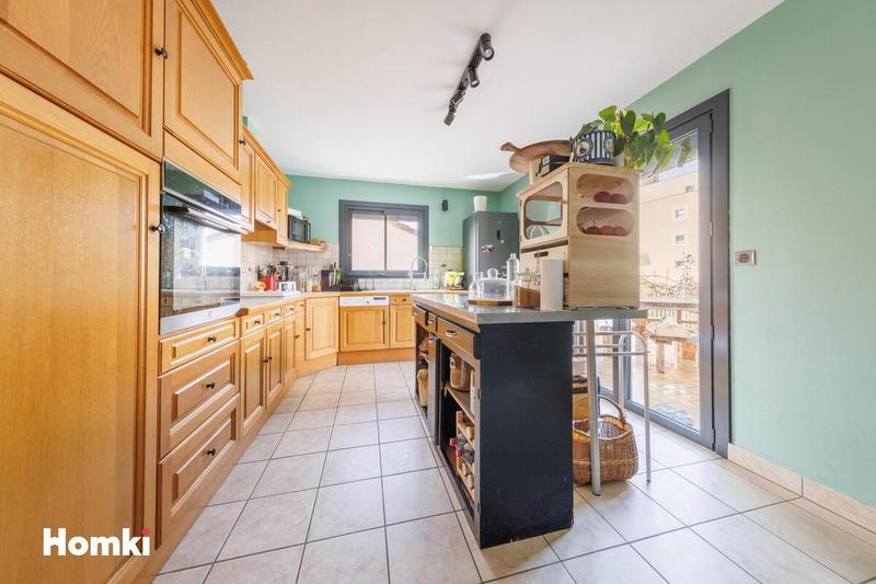 Maison - 200 m² - 6 pièces